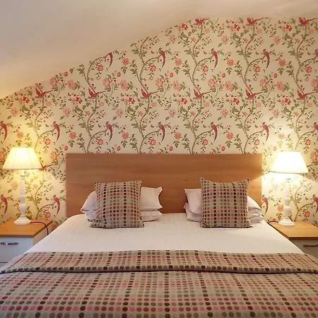 Wateredge Inn- The Collection Group Inn